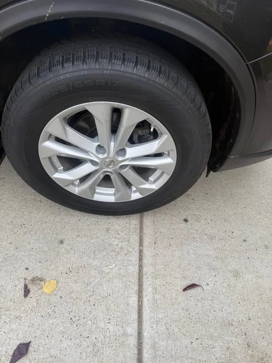 2015 Nissan Rogue - Image 14 of 15