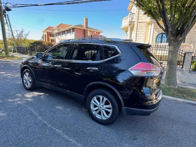 2015 Nissan Rogue - Image 6 of 17
