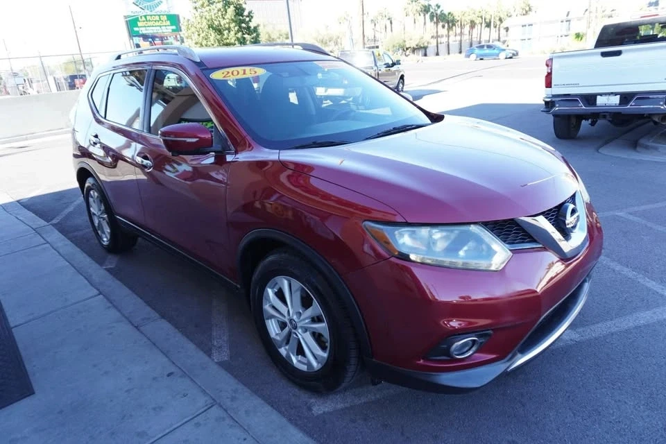 2015 Nissan Rogue - Image 4 of 18