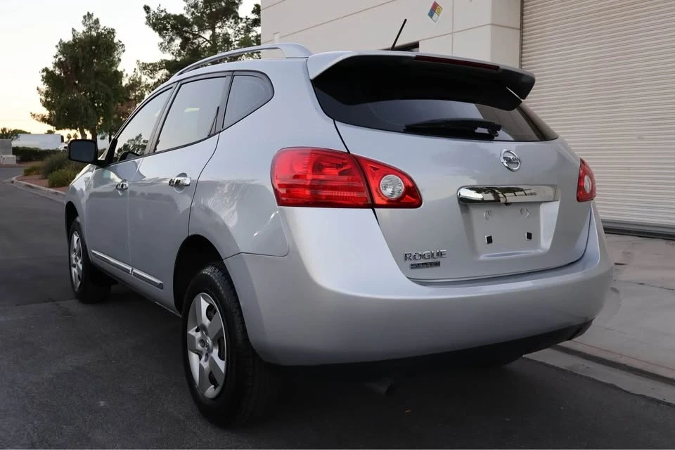 2015 Nissan Rogue - Image 4 of 10