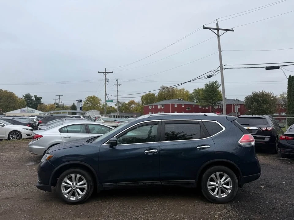 2015 Nissan Rogue - Image 8 of 14