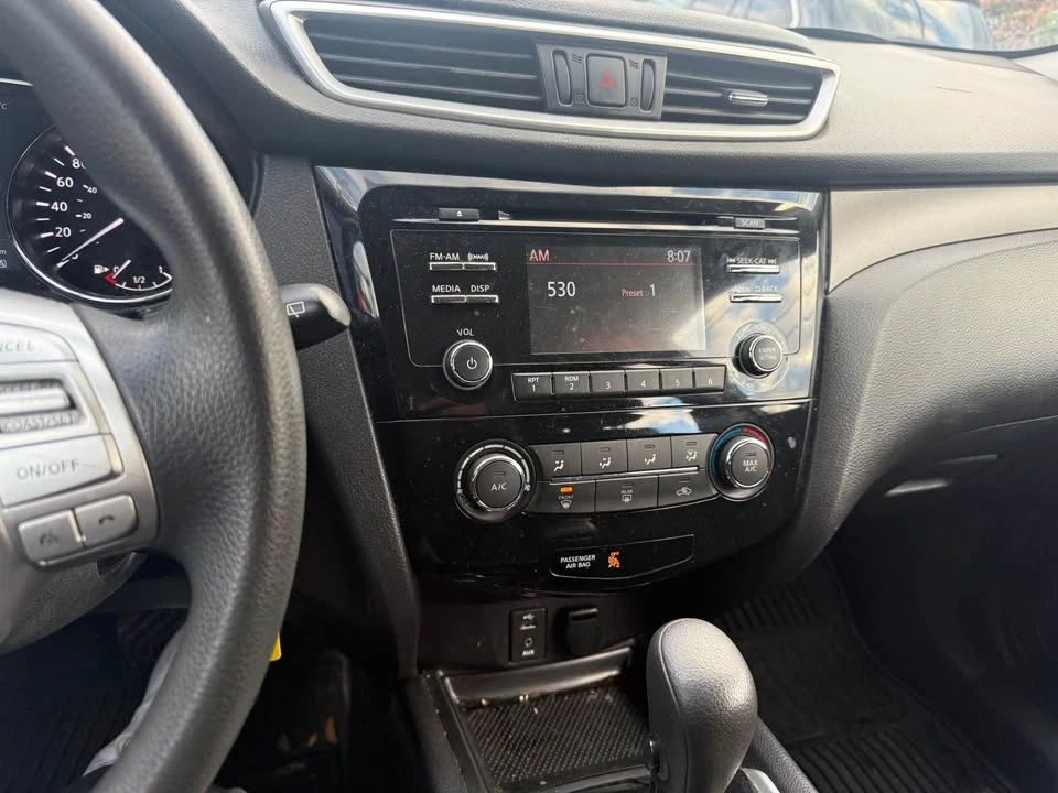 2015 Nissan Rogue - Image 2 of 7
