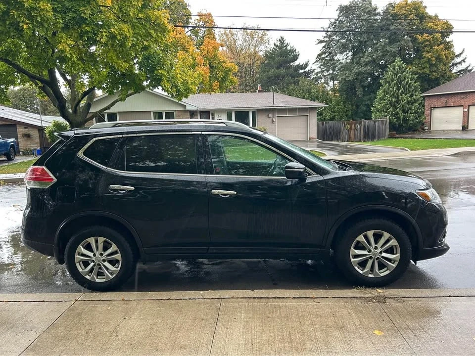 2015 Nissan Rogue - Image 4 of 9