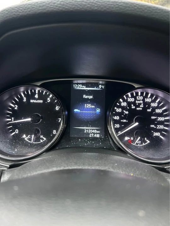2015 Nissan Rogue - Image 8 of 9