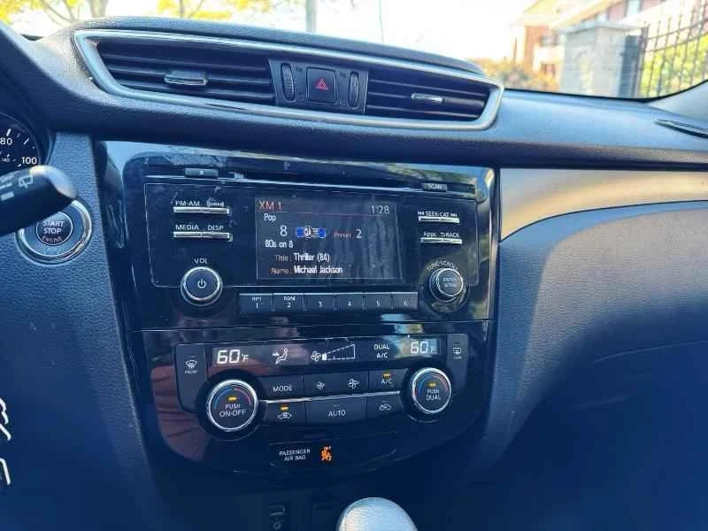 2015 Nissan Rogue - Image 9 of 17