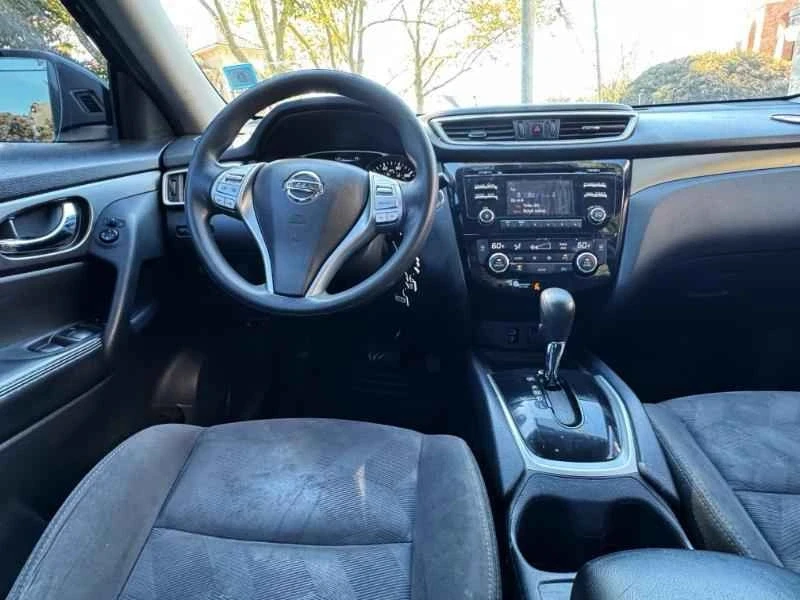 2015 Nissan Rogue - Image 7 of 17