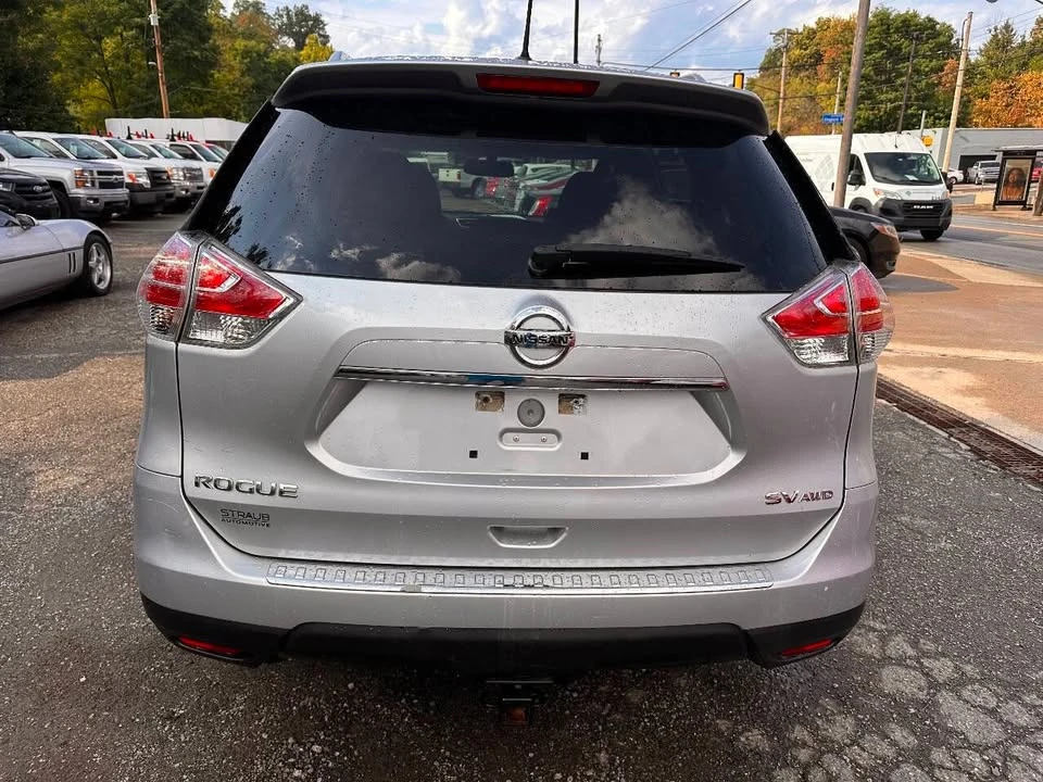 2015 Nissan Rogue - Image 4 of 11