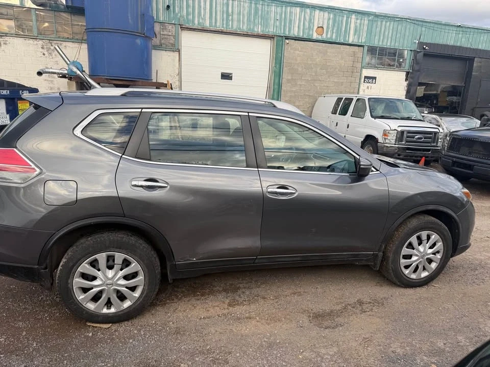 2015 Nissan Rogue - Image 7 of 7