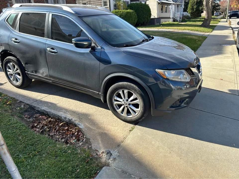 2015 Nissan Rogue - Image 2 of 5