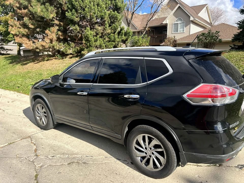 2015 Nissan Rogue - Image 2 of 5