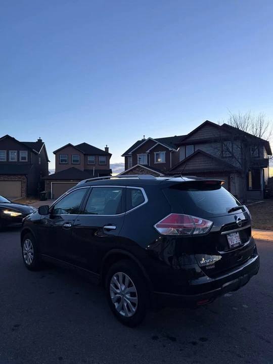 2015 Nissan Rogue - Image 3 of 10
