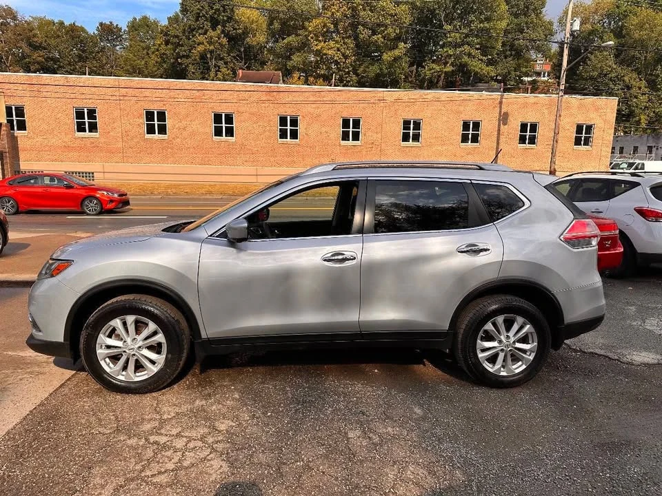 2015 Nissan Rogue - Image 3 of 11