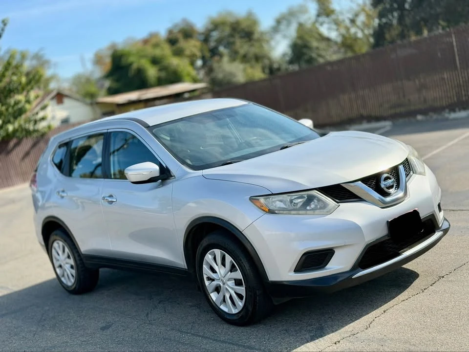 2015 Nissan Rogue - Image 4 of 7