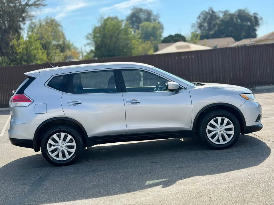 2015 Nissan Rogue - Image 3 of 7