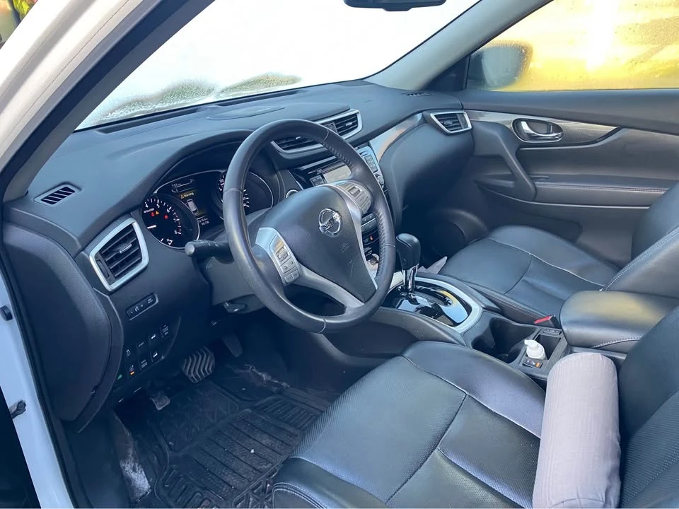 2015 Nissan Rogue - Image 10 of 15