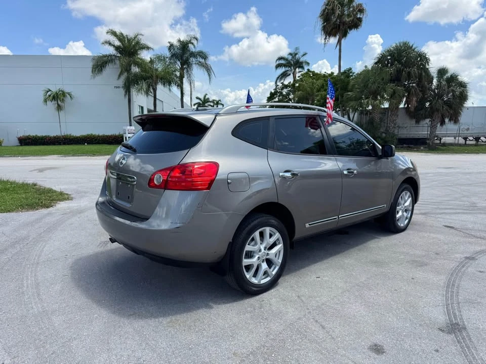 2015 Nissan Rogue - Image 4 of 11