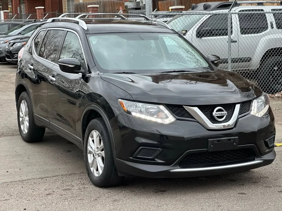 2015 Nissan Rogue - Image 2 of 17