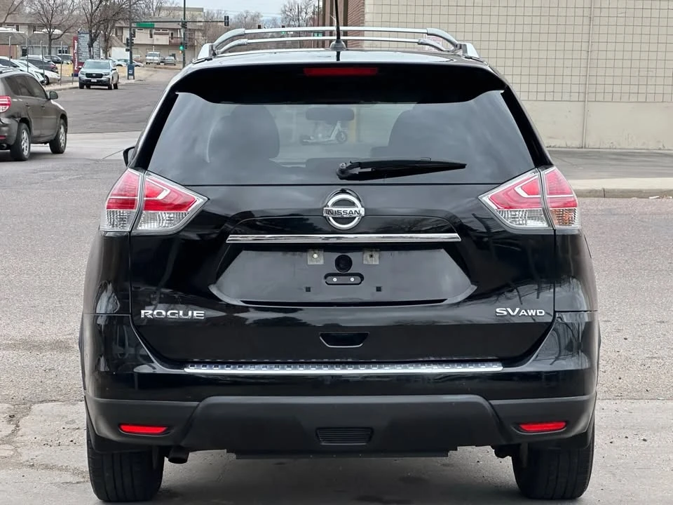 2015 Nissan Rogue - Image 8 of 17