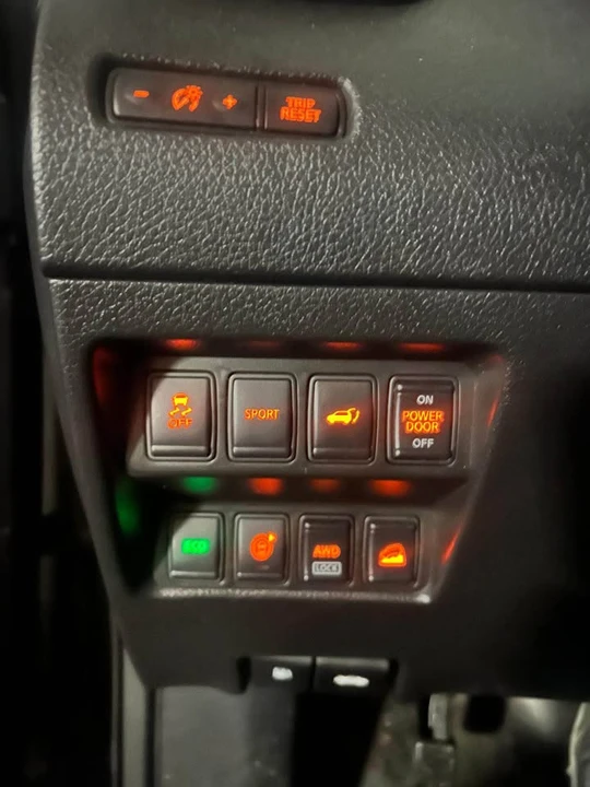 2015 Nissan Rogue - Image 6 of 9
