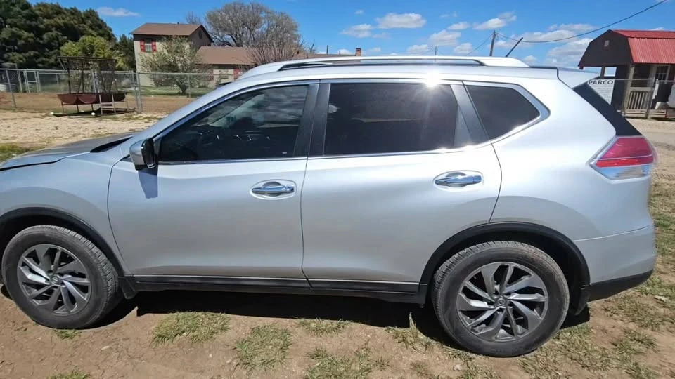 2015 Nissan Rogue - Image 3 of 6