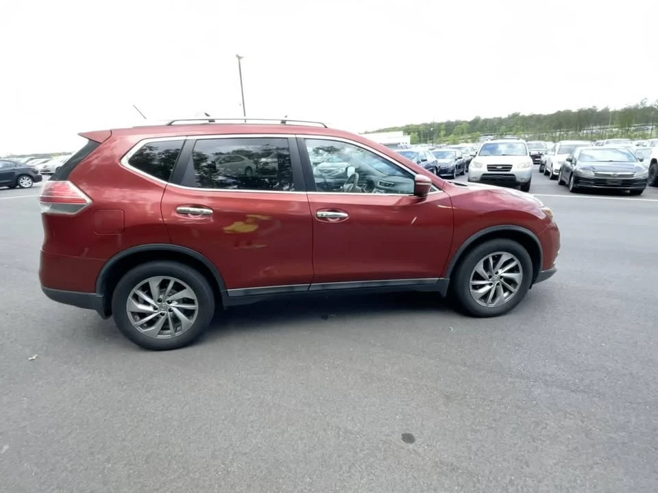 2015 Nissan Rogue - Image 8 of 8