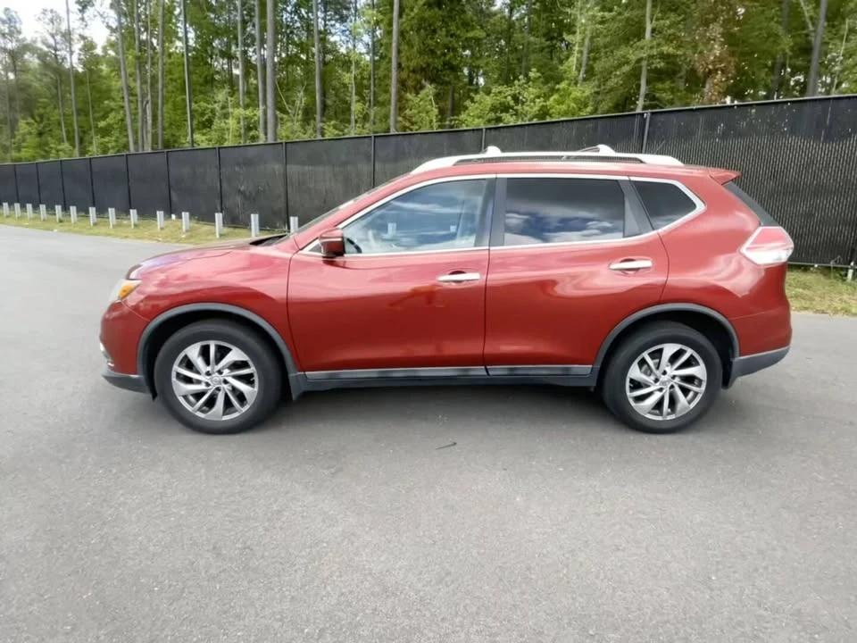 2015 Nissan Rogue - Image 7 of 8