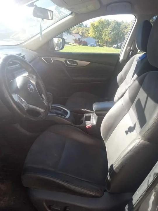 2015 Nissan Rogue - Image 3 of 8