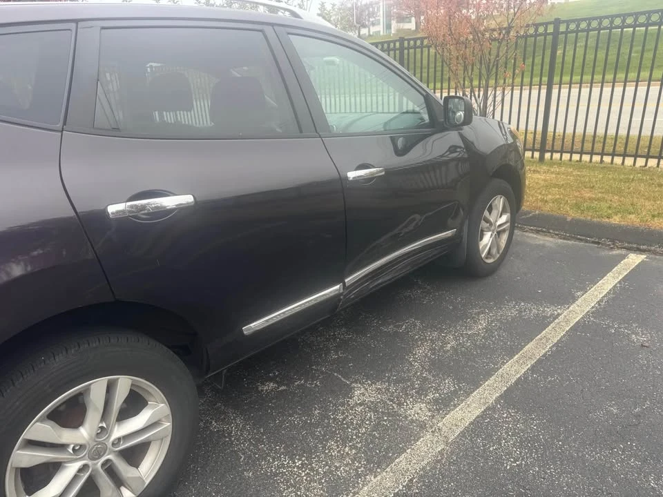 2015 Nissan Rogue - Image 11 of 13