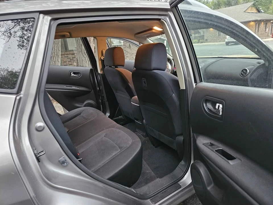 2015 Nissan Rogue - Image 11 of 18