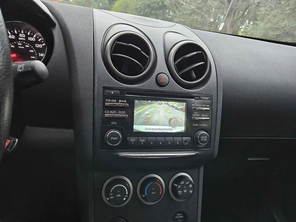 2015 Nissan Rogue - Image 15 of 18