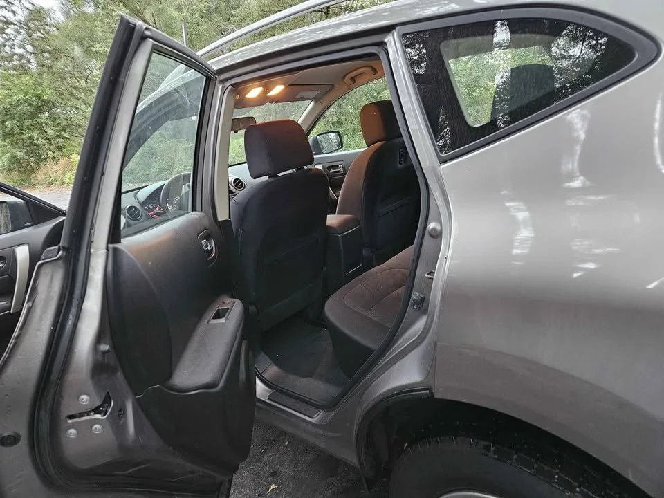 2015 Nissan Rogue - Image 9 of 18