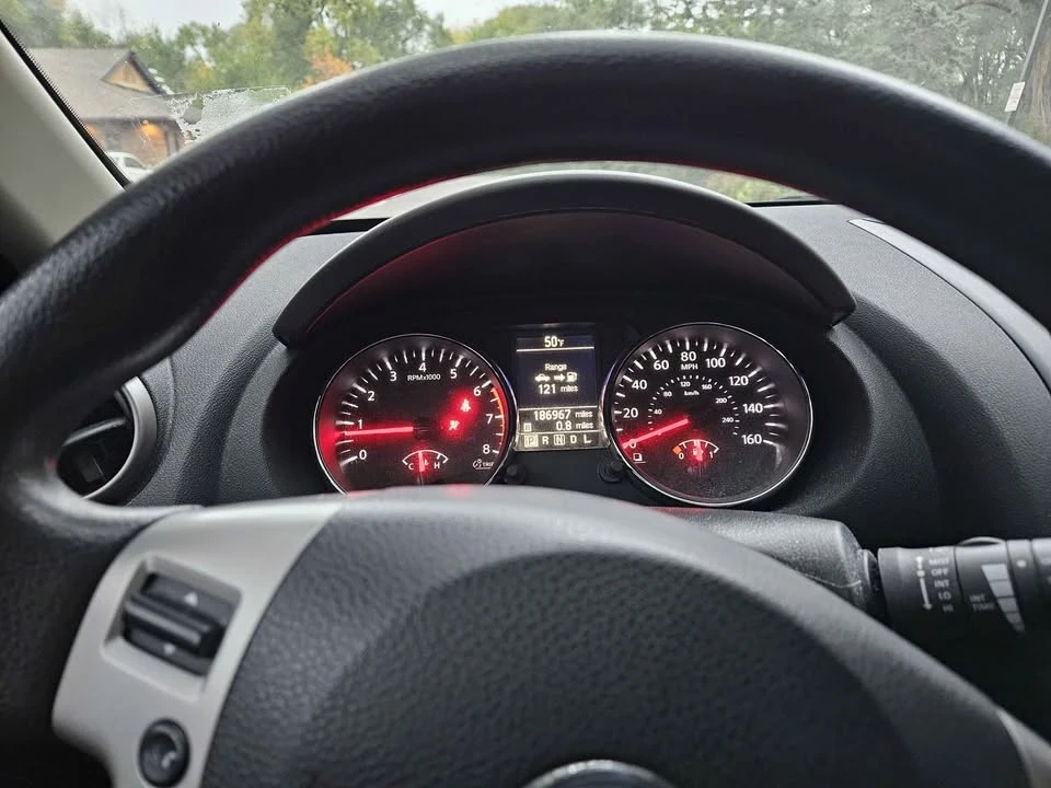 2015 Nissan Rogue - Image 13 of 18