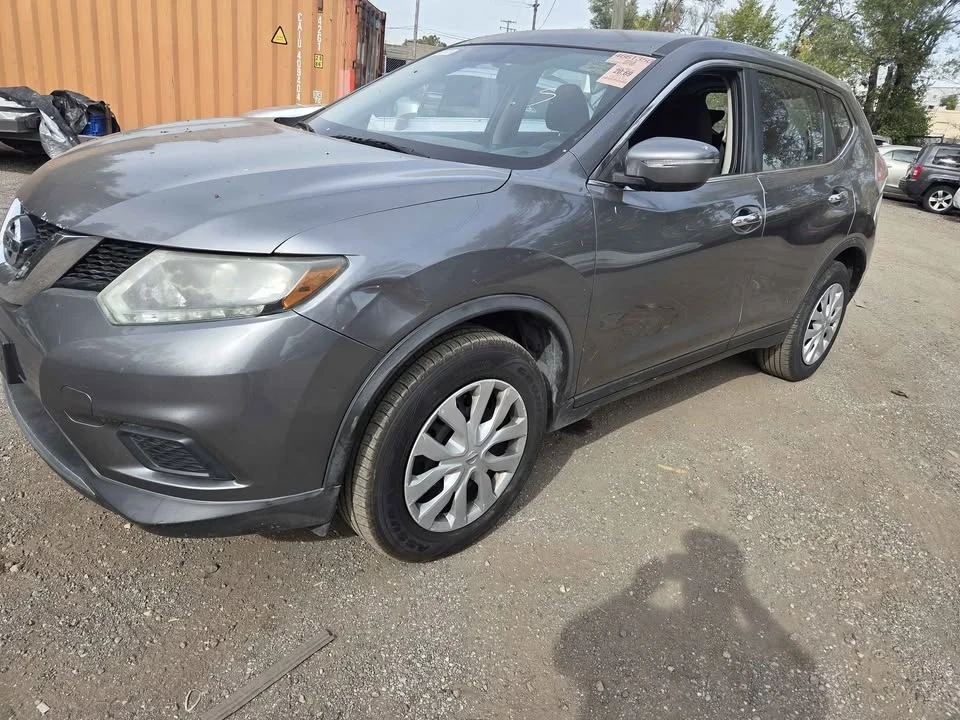 2015 Nissan Rogue - Image 4 of 9