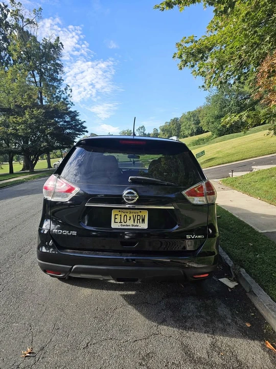 2015 Nissan Rogue - Image 4 of 4