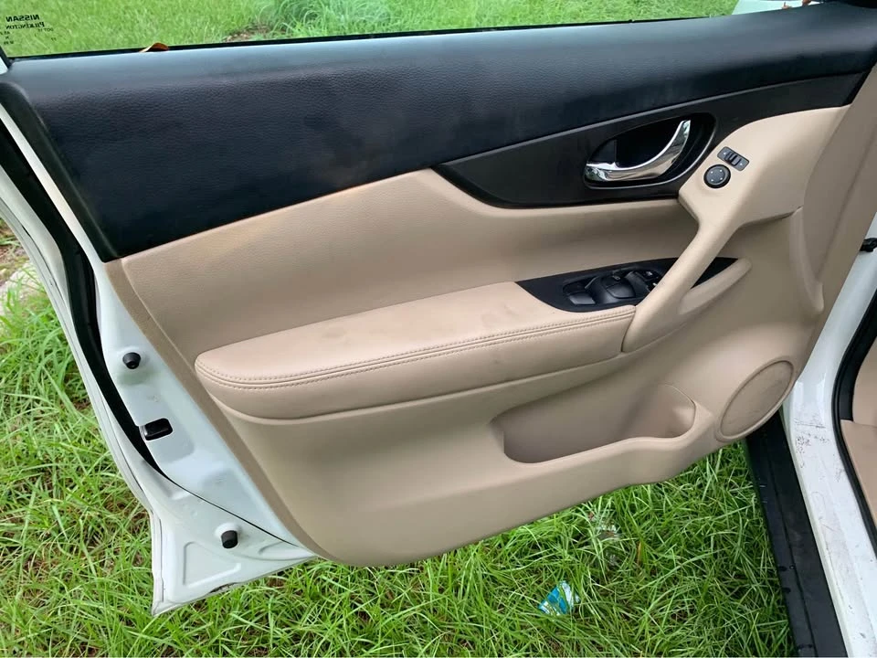 2015 Nissan Rogue - Image 4 of 15