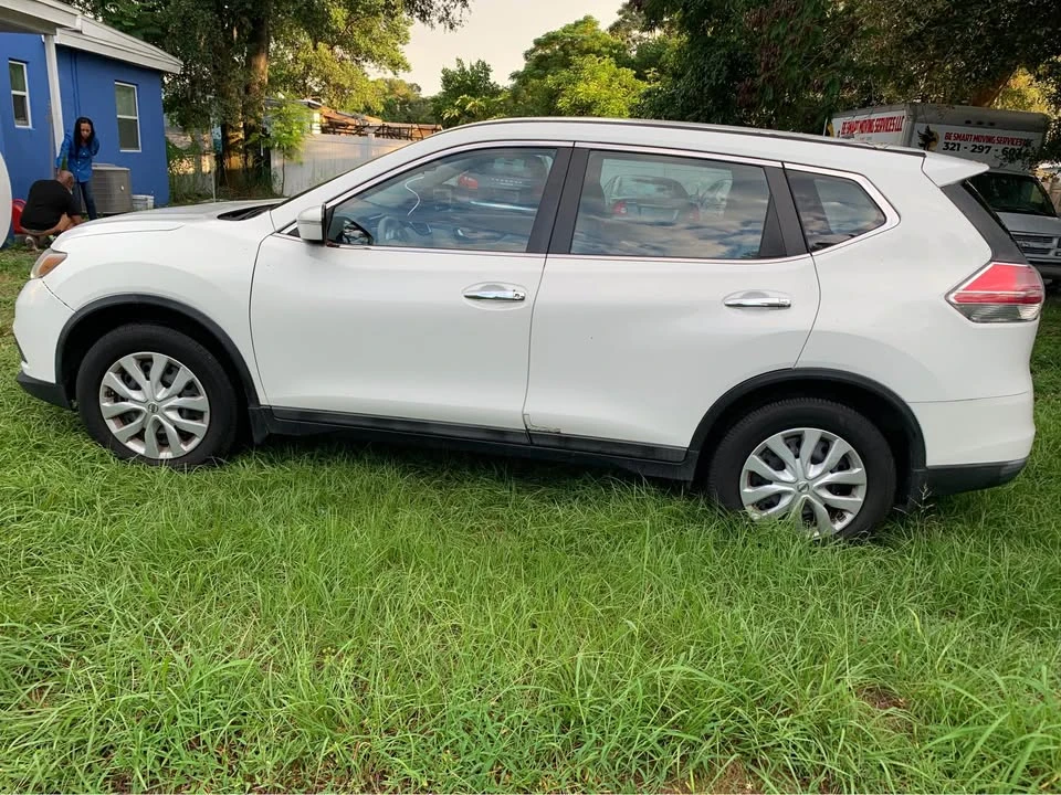 2015 Nissan Rogue - Image 6 of 15