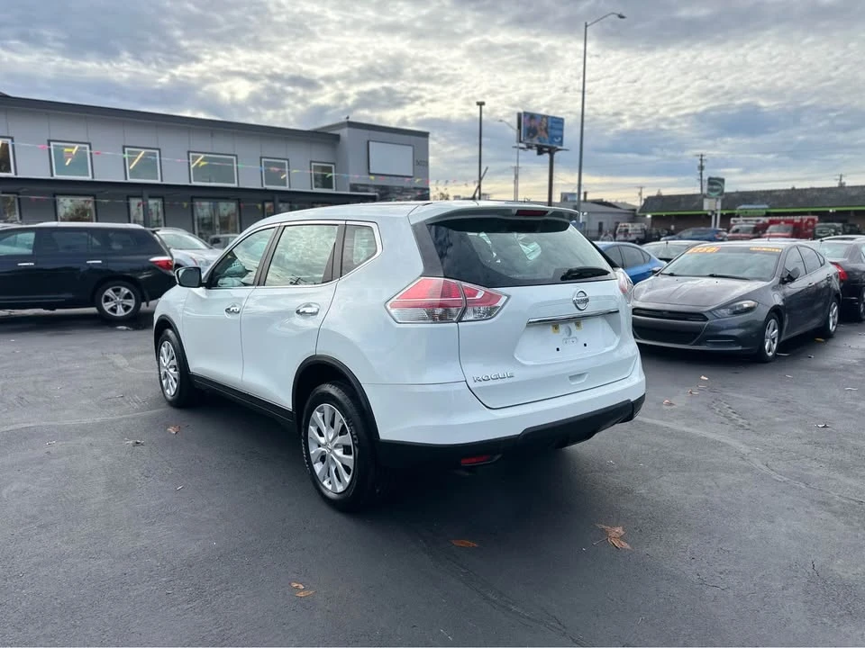 2015 Nissan Rogue - Image 7 of 14