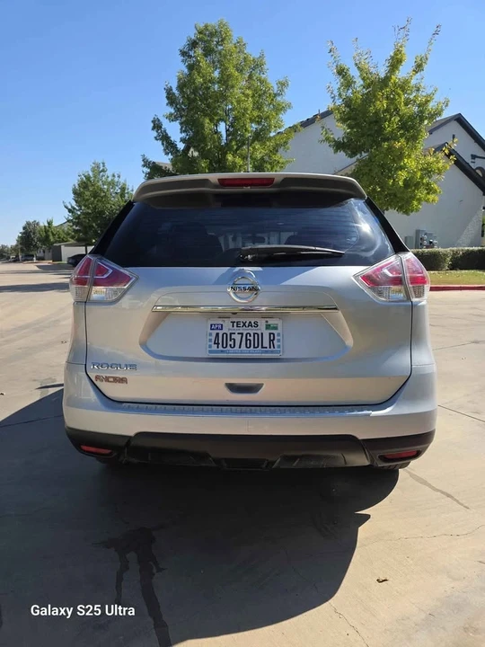 2015 Nissan Rogue - Image 8 of 12