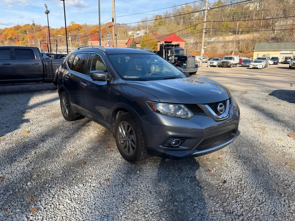 2015 Nissan Rogue - Image 5 of 8