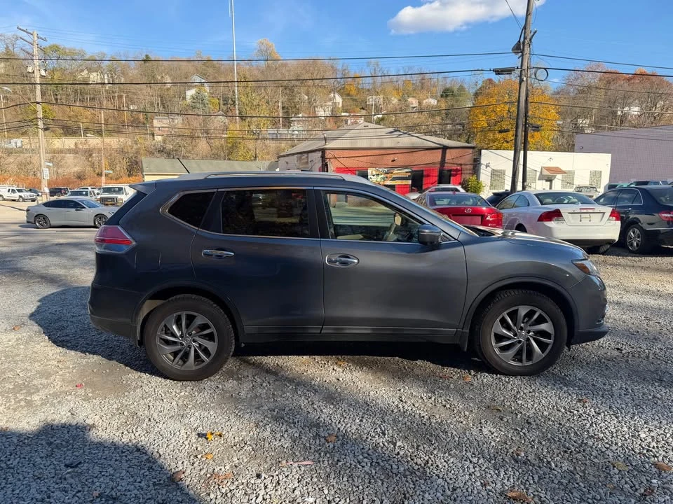 2015 Nissan Rogue - Image 6 of 8