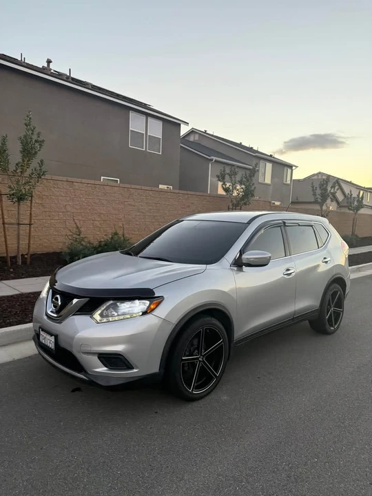 2015 Nissan Rogue - Image 2 of 15