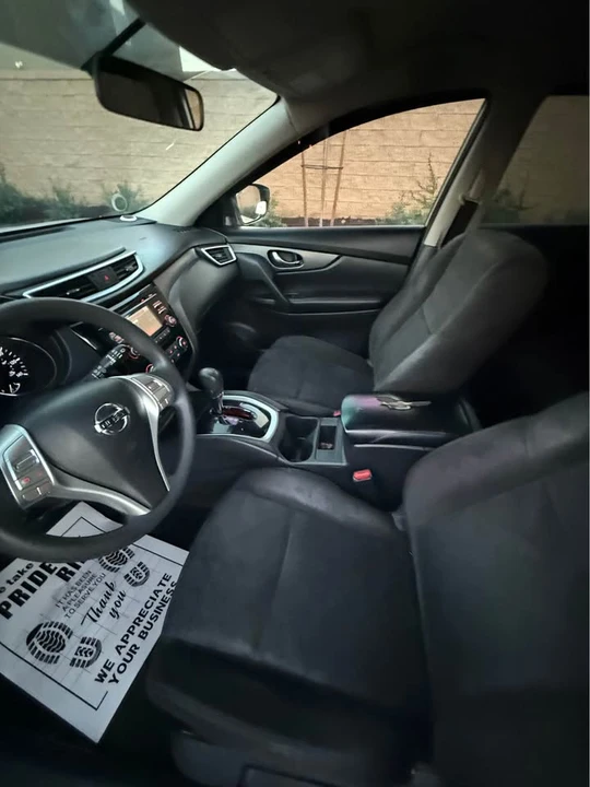 2015 Nissan Rogue - Image 14 of 15