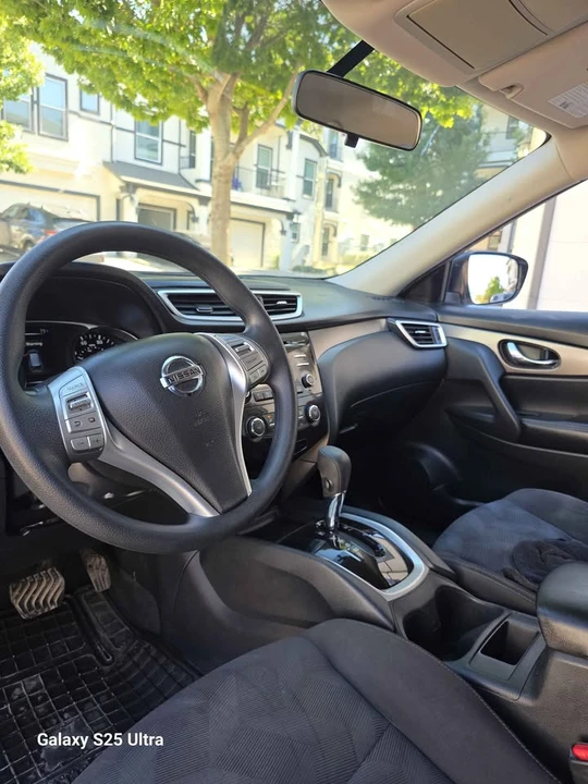 2015 Nissan Rogue - Image 12 of 13