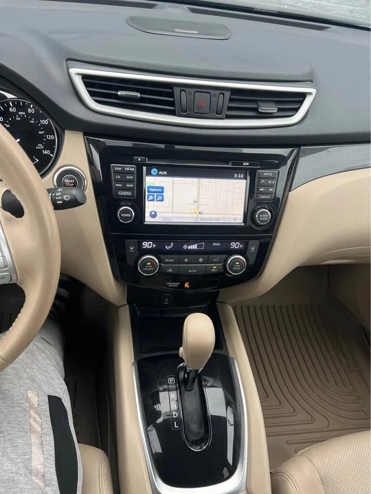 2015 Nissan Rogue - Image 17 of 20