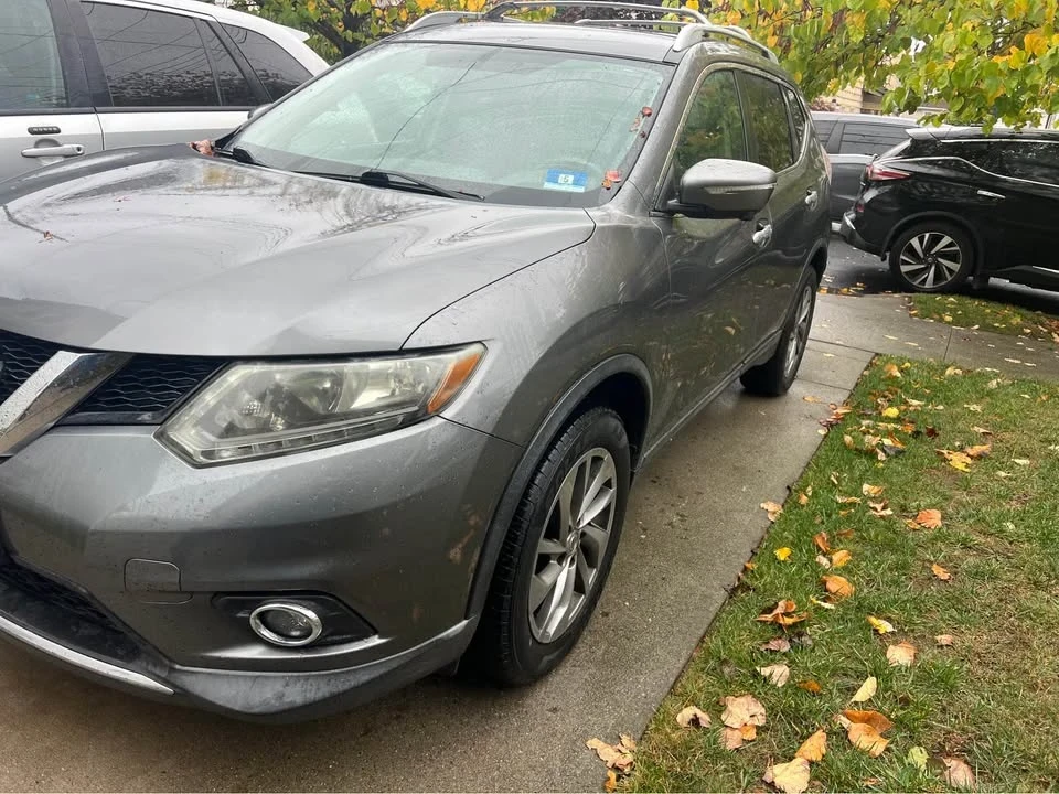 2015 Nissan Rogue - Image 2 of 10