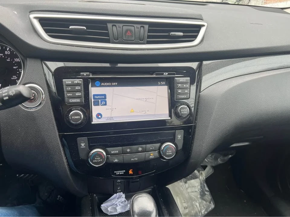 2015 Nissan Rogue - Image 7 of 10