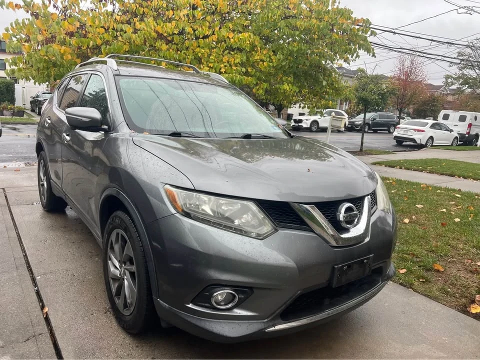 2015 Nissan Rogue - Image 4 of 10