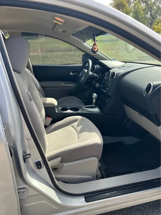 2015 Nissan Rogue - Image 9 of 12