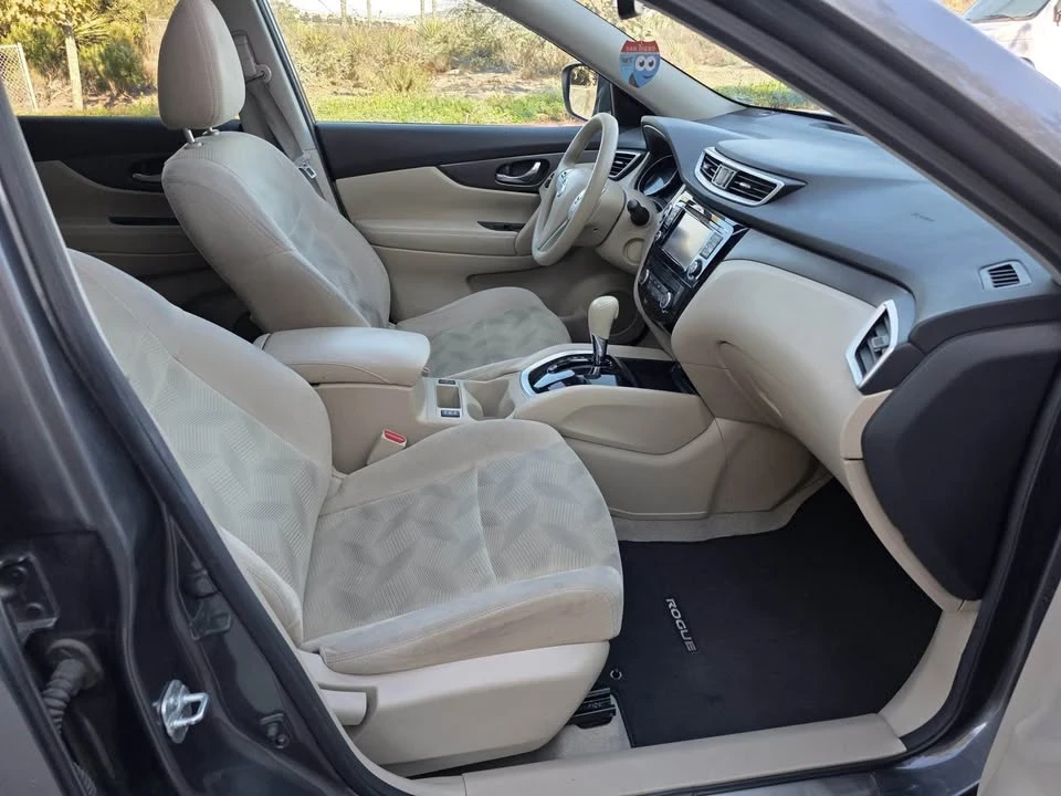 2015 Nissan Rogue - Image 11 of 20
