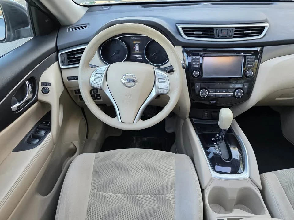 2015 Nissan Rogue - Image 16 of 20